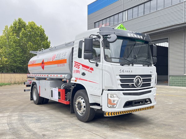13.3方东风D3S油罐车