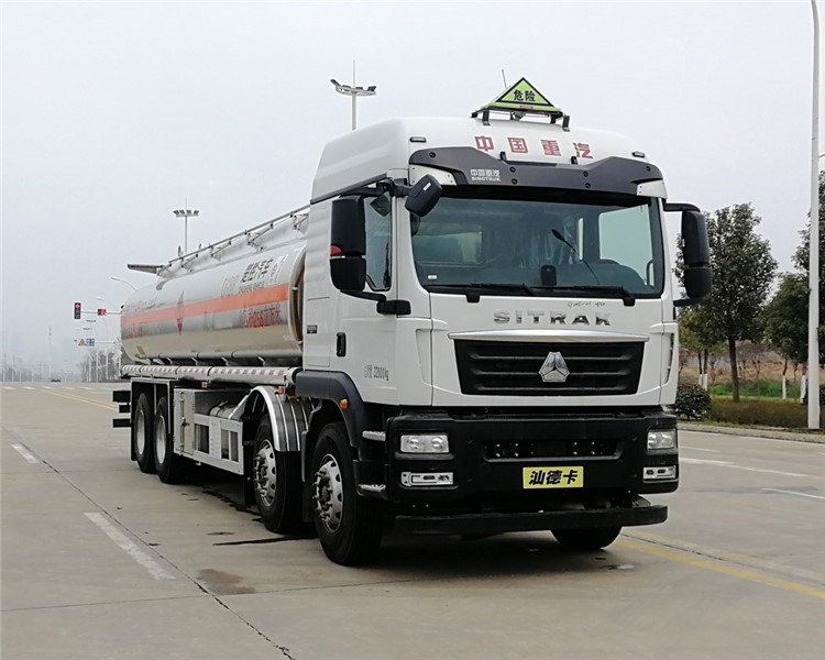 25.6方重汽汕德卡前四后八铝合金运油车