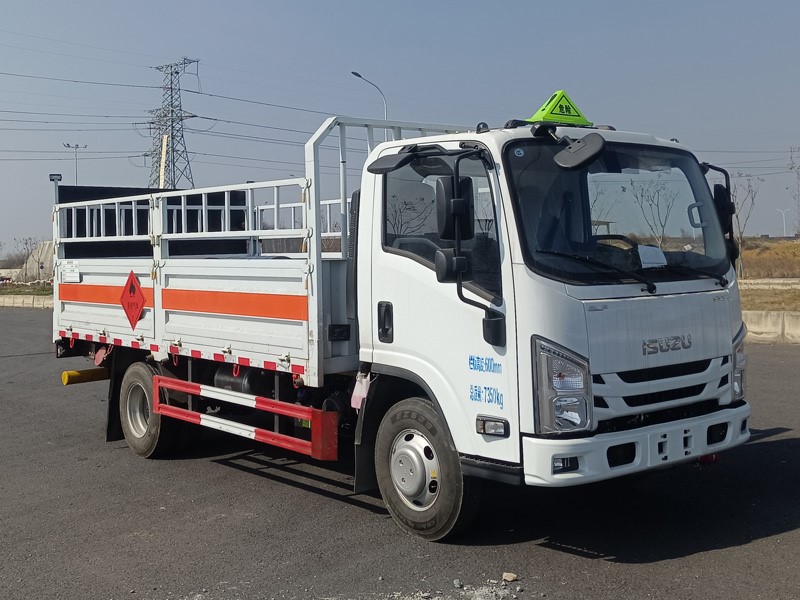 CSC5070TQPJW6型气瓶运输车