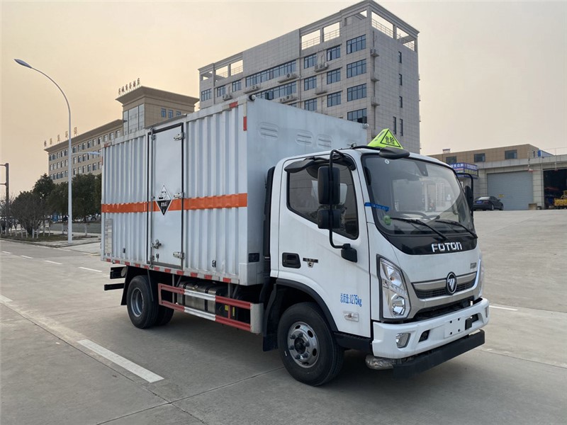 CSC5088XFWB6型腐蚀性物品厢式运输车