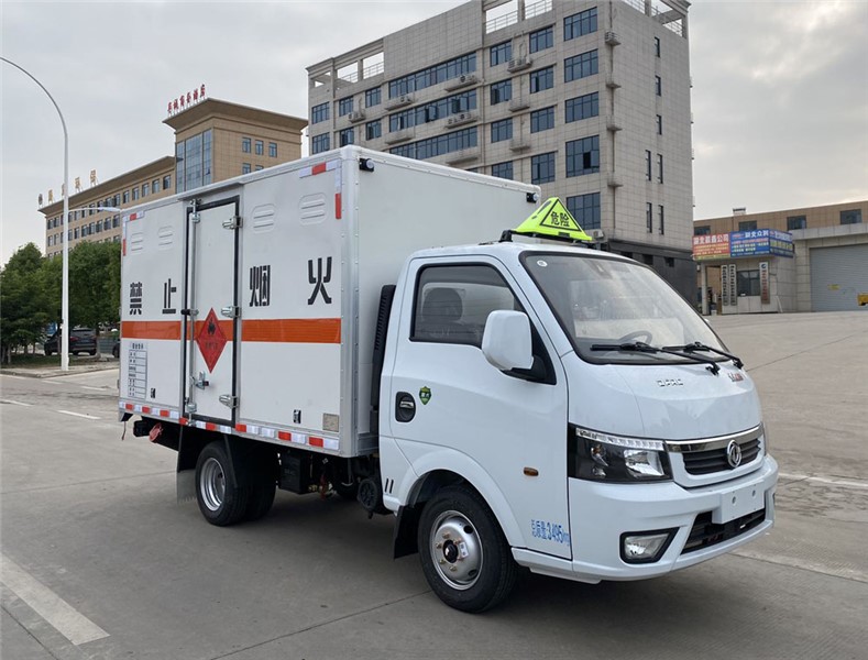 CSC5035XRQ6型易燃气体厢式运输车
