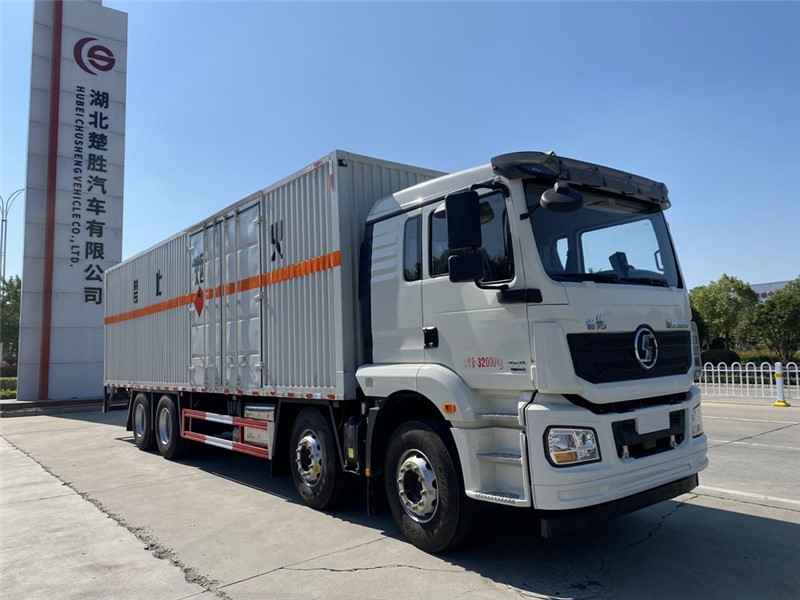 CSC5329XRYS6型易燃液体厢式运输车