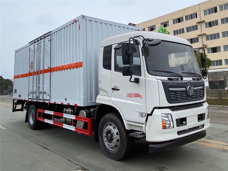 CSC5181XRGD6型易燃固体厢式运输车