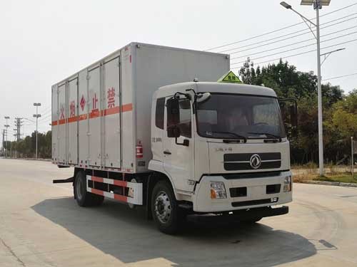 CSC5180XRYD6型易燃液体厢式运输车