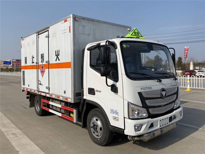 CSC5045XRGB6型易燃固体厢式运输车