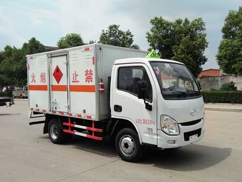 CSC5033XRQSH6型易燃气体厢式运输车