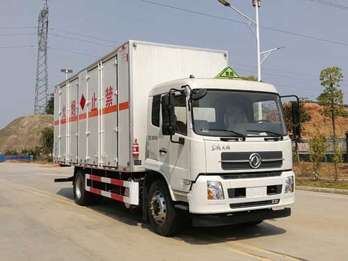 CSC5180XRQD6型易燃气体厢式运输车