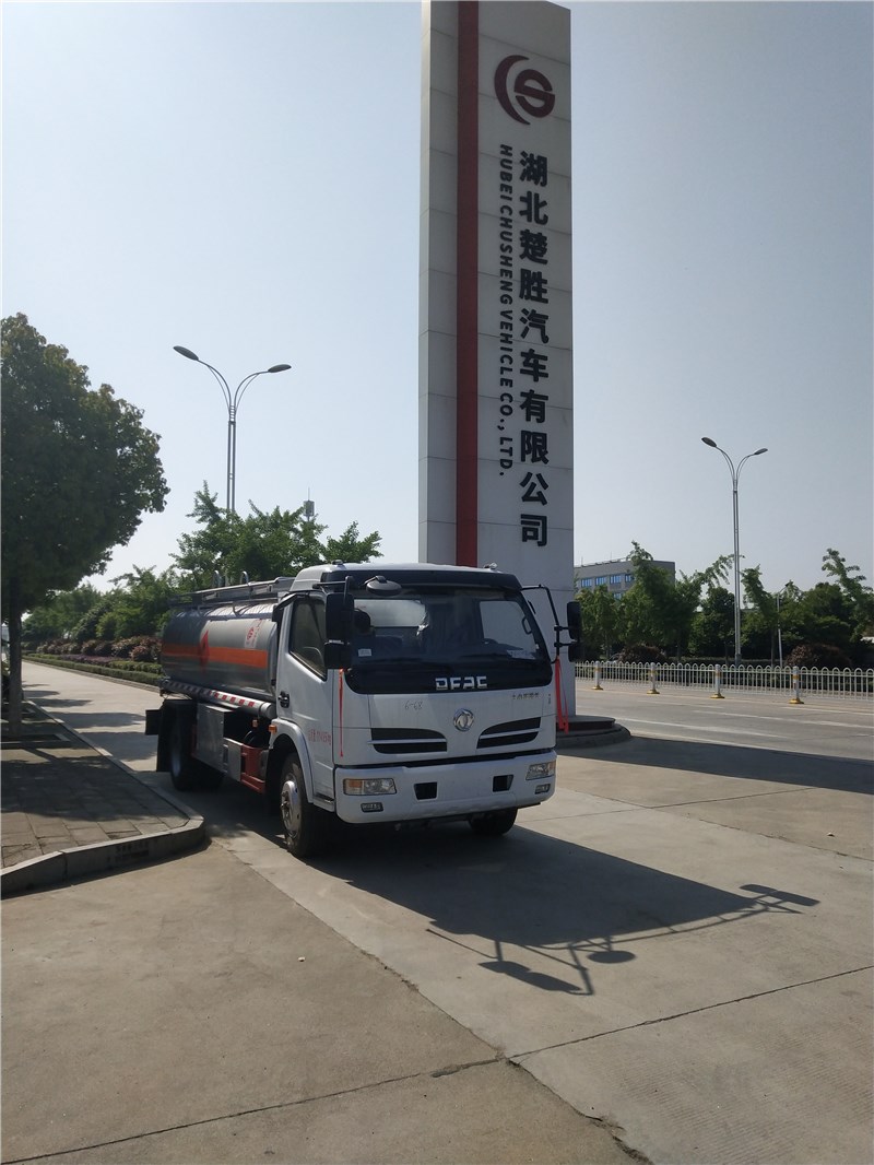 今日推荐：东风多利卡8.09立方加油车